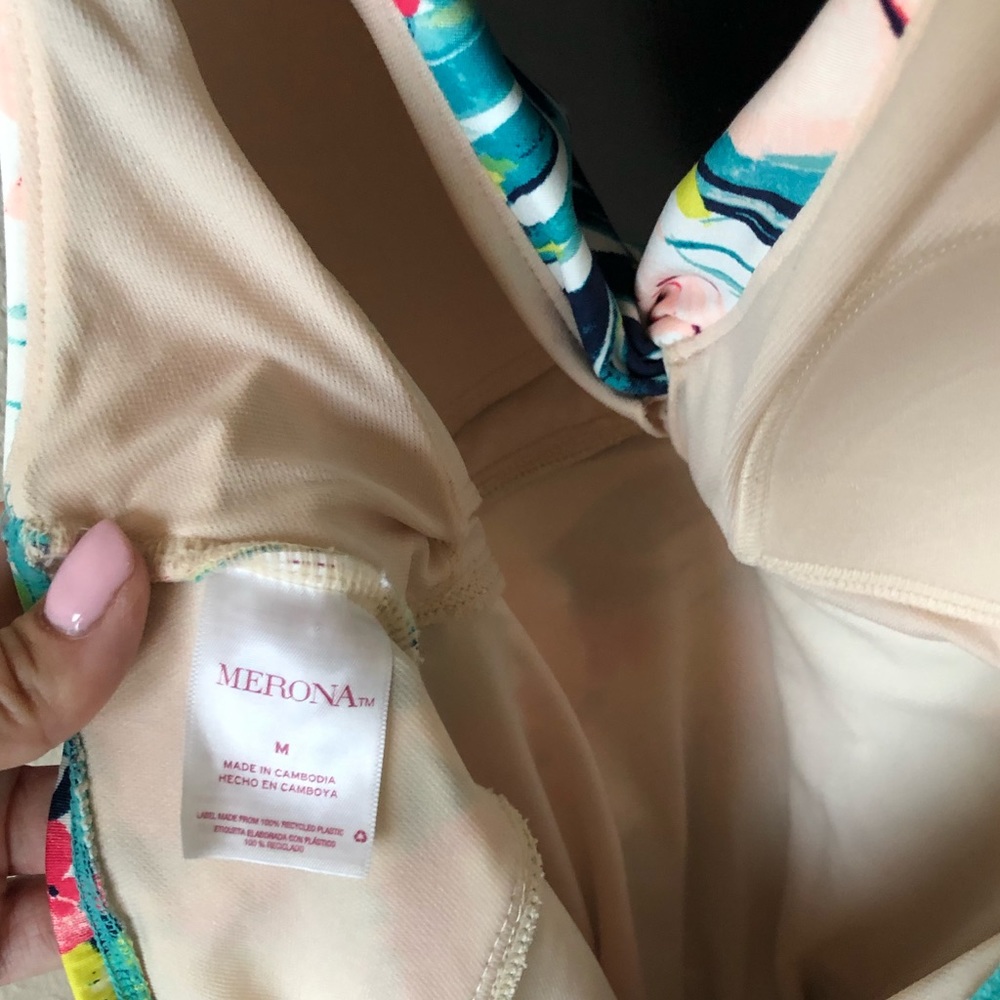 Target one piece bathing suit - Picture 4 of 4